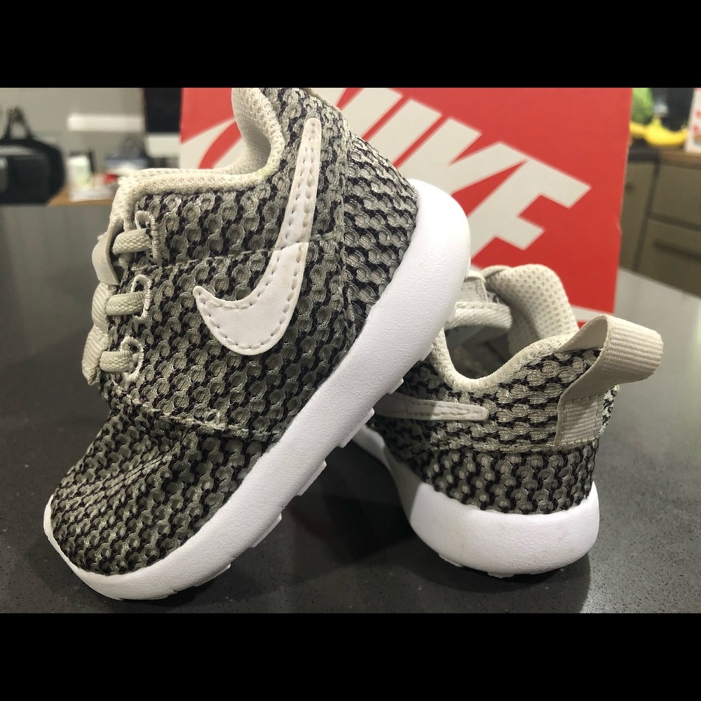 Toddler Nike roshe 4c